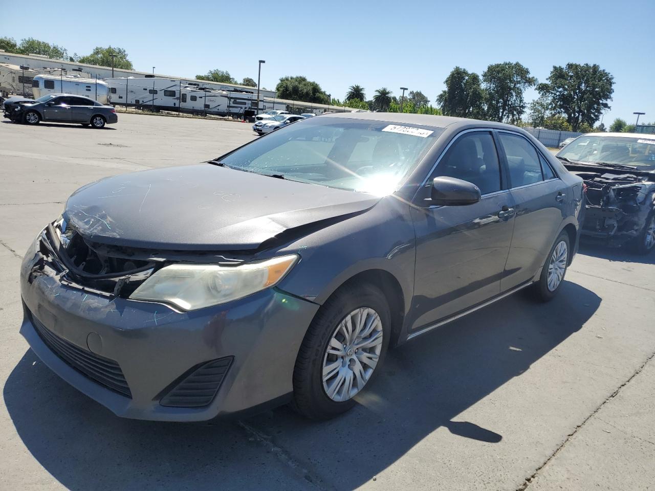 TOYOTA CAMRY BASE