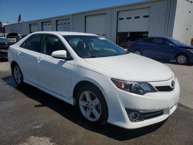 Vin: 4t1bf1fk8eu763045, lot: 57791945, toyota camry l 20144