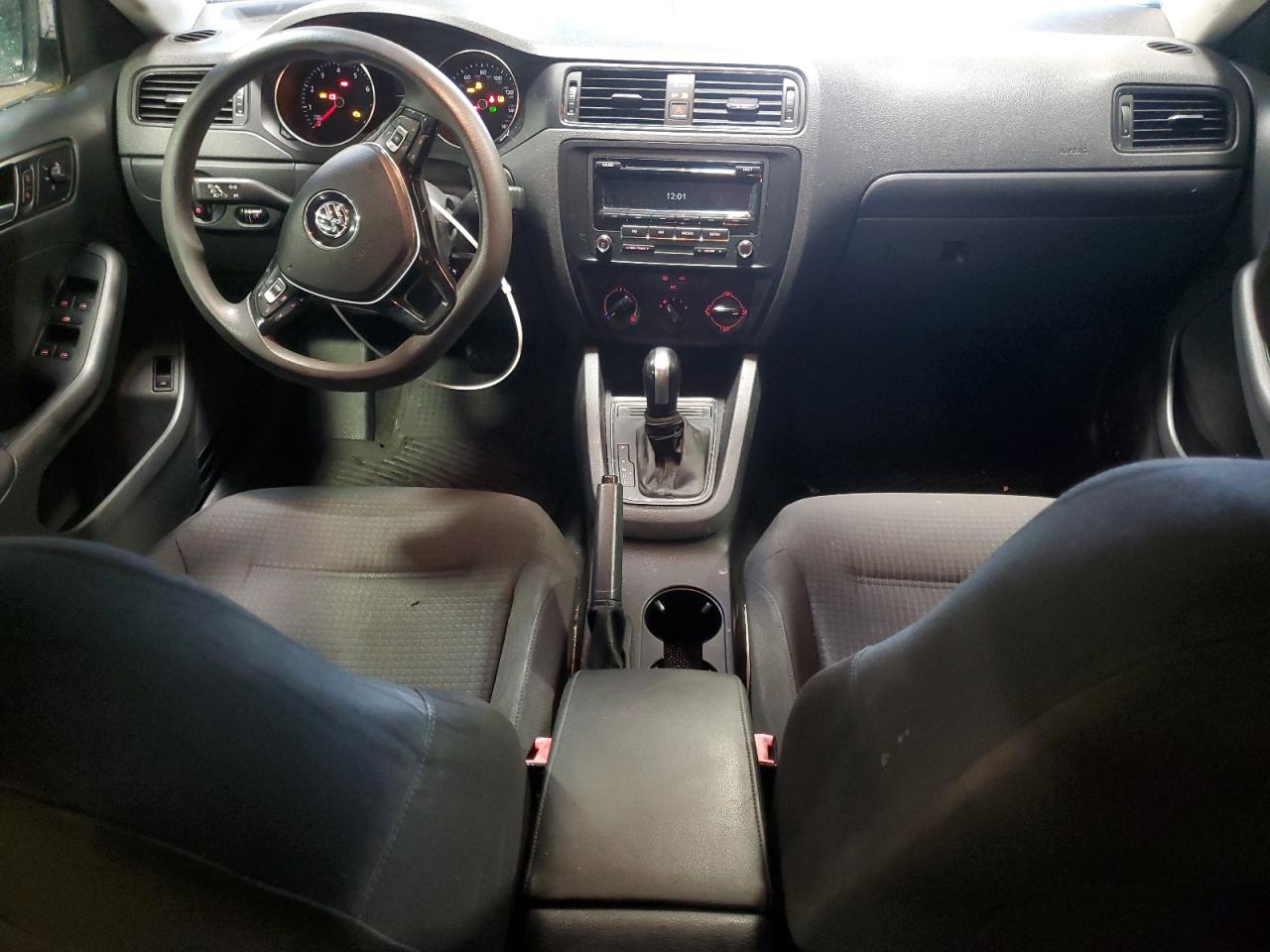 VOLKSWAGEN JETTA BASE