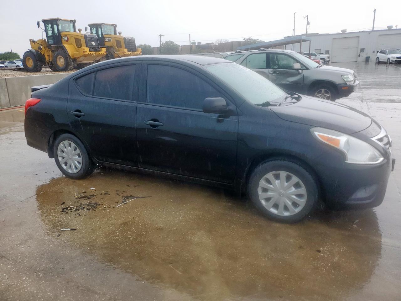 NISSAN VERSA S