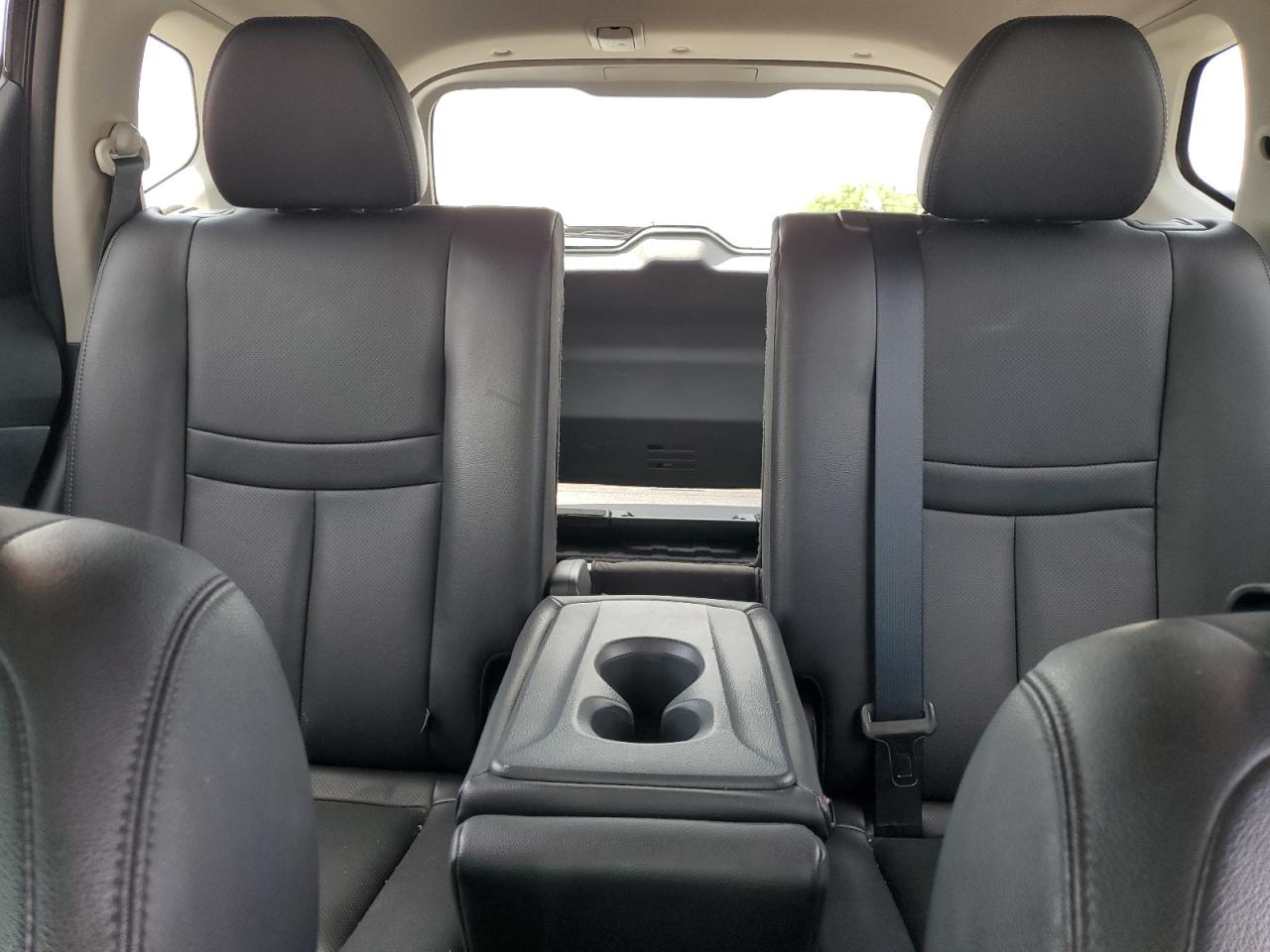 Nissan Rogue s 2016