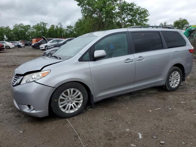 TOYOTA SIENNA XLE