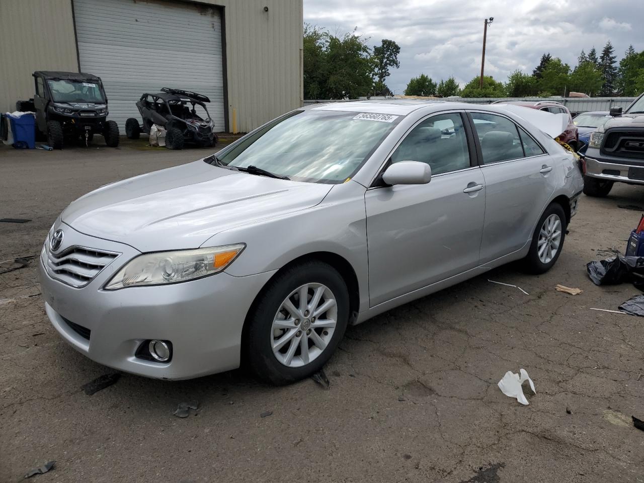 TOYOTA CAMRY BASE