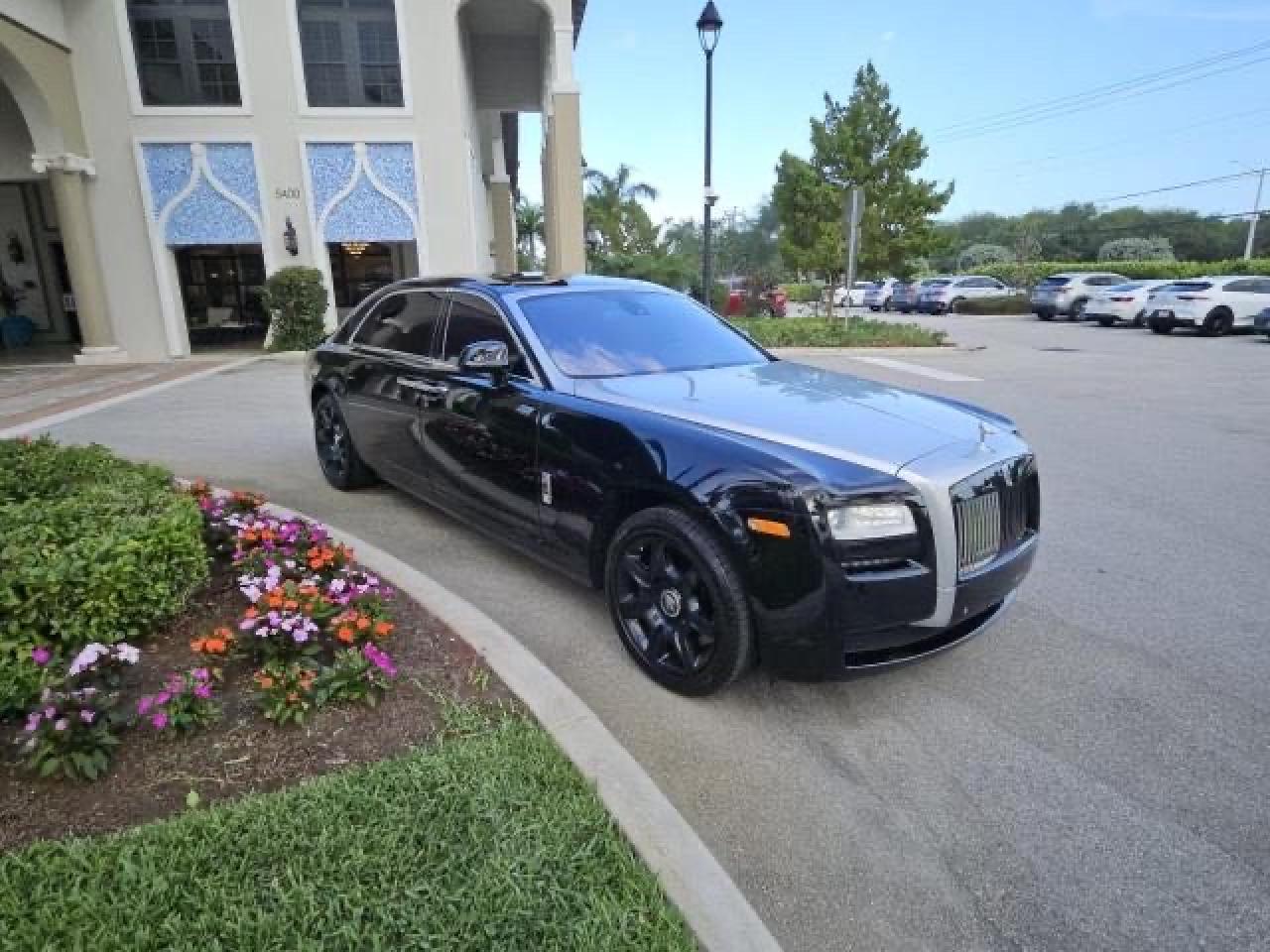 ROLLS-ROYCE GHOST
