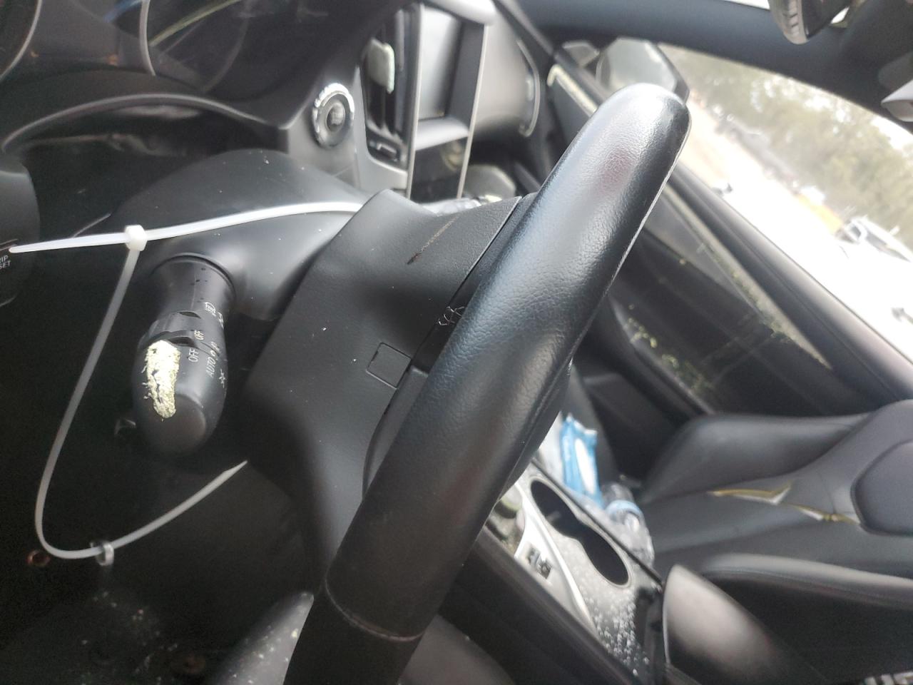 INFINITI Q60 LUXE 300