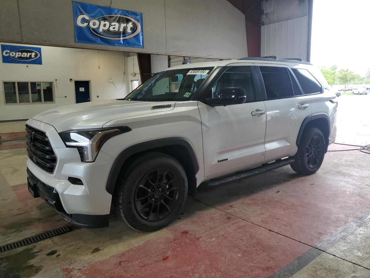 TOYOTA SEQUOIA SR5