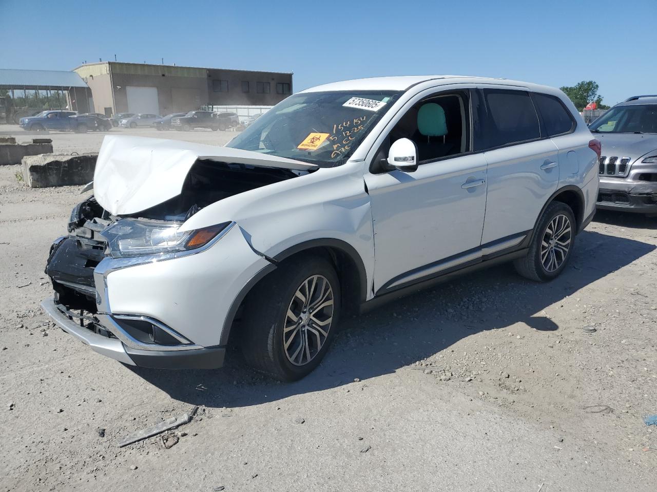 MITSUBISHI OUTLANDER SE