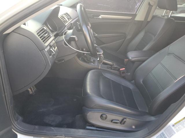2017 VOLKSWAGEN PASSAT R-L - 1VWDT7A33HC075132