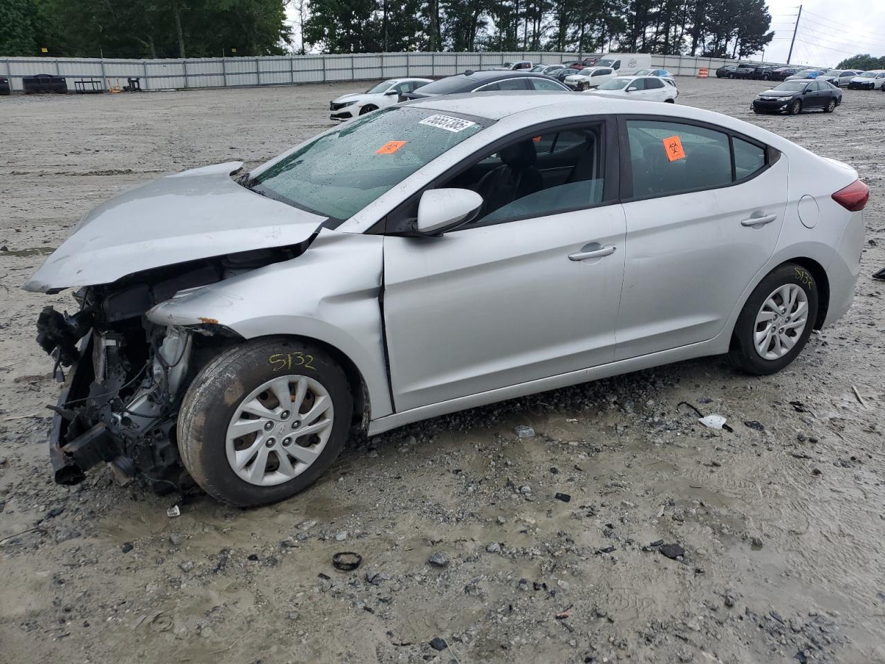 HYUNDAI ELANTRA SE