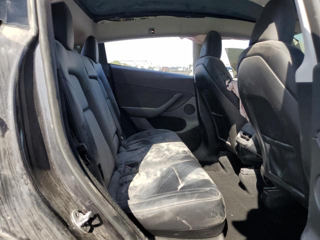 2024 TESLA MODEL Y 7SAYGDED7RF116833