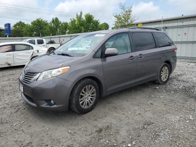 TOYOTA SIENNA XLE