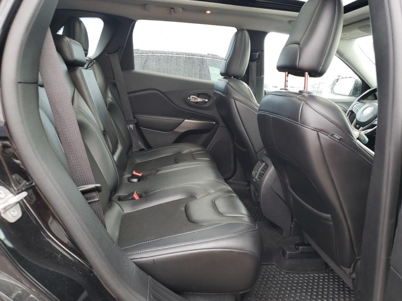 JEEP GRAND CHEROKEE LATITUDE PLUS