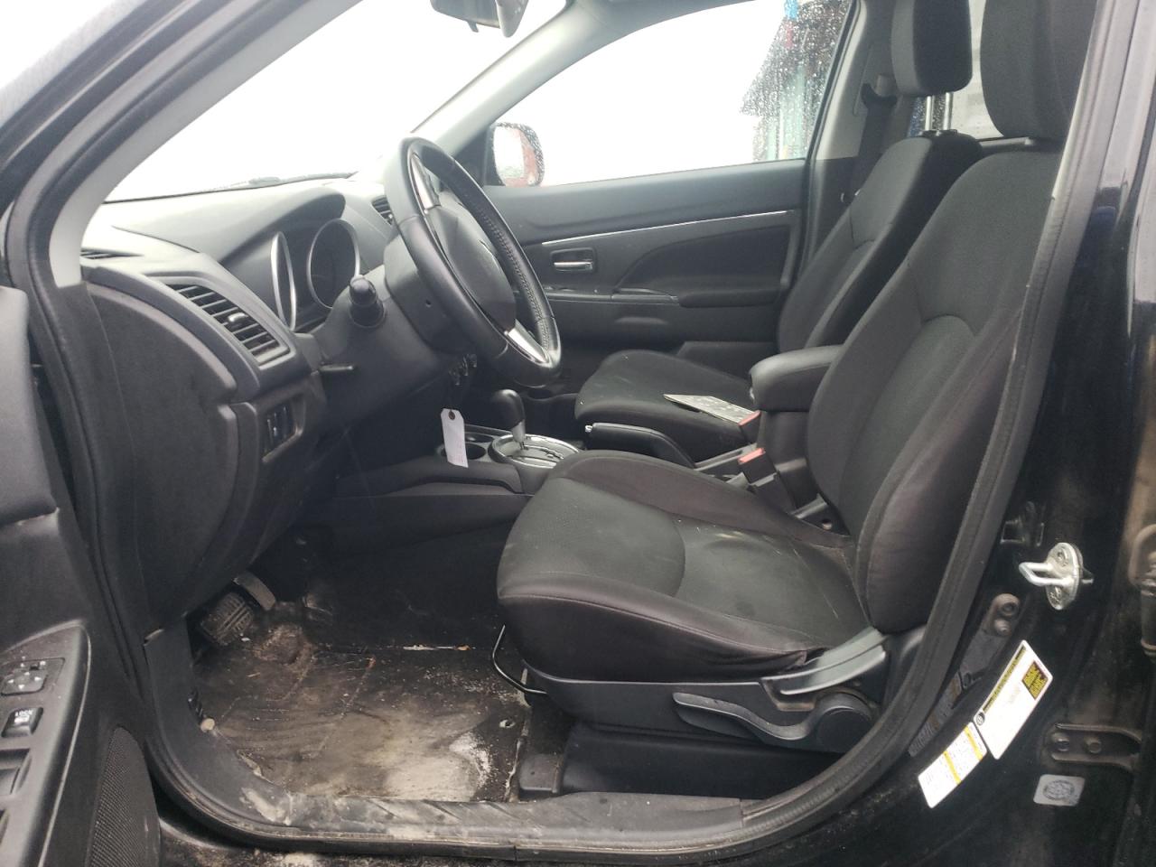 MITSUBISHI OUTLANDER SE