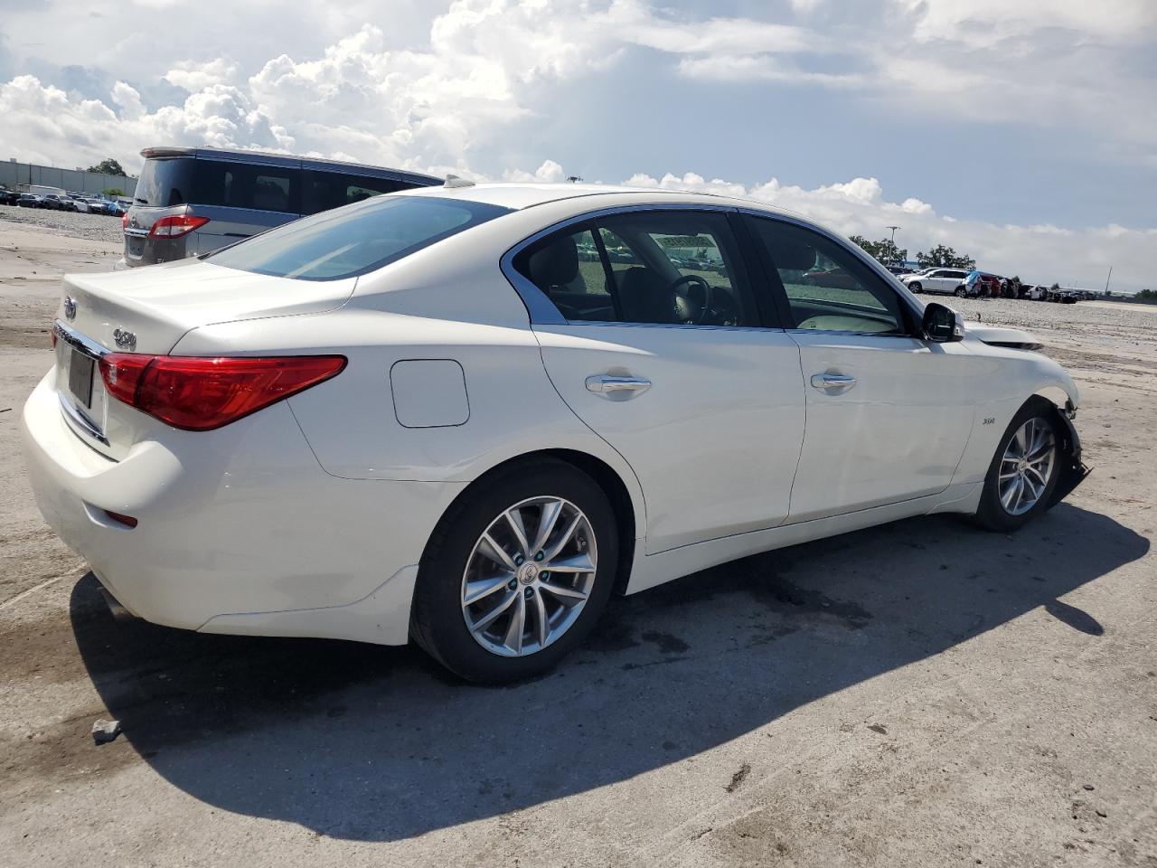 INFINITI Q50 2017