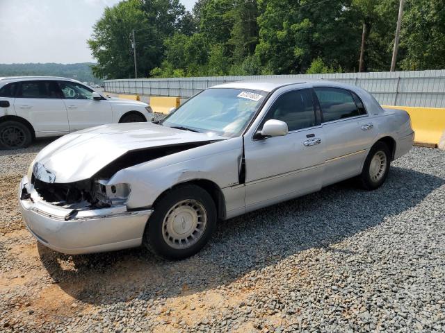 2002 Lincoln Town Car Executive