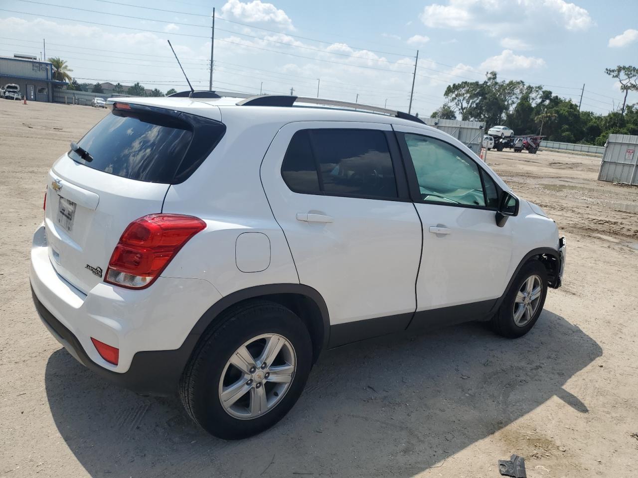 KL7CJLSB2MB309647 CHEVROLET TRAX 2021