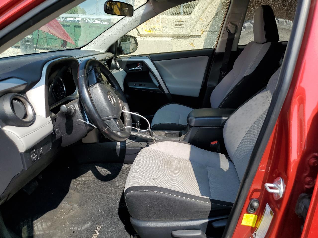 JTMRFREV8GJ095104 TOYOTA RAV4 2016