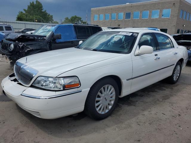 2005 Lincoln Town Car Signature