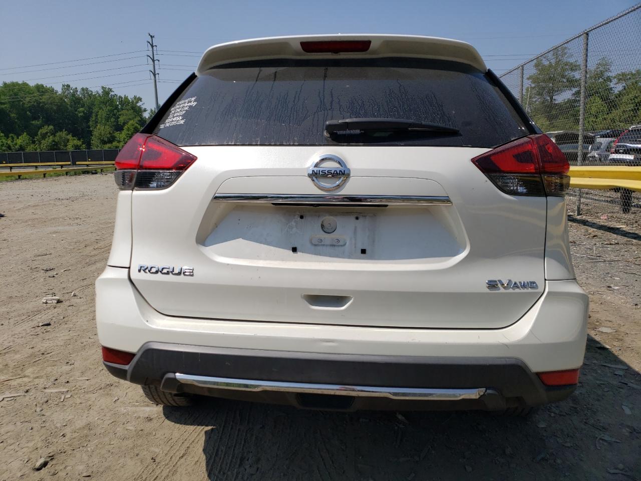 KNMAT2MV5JP515503 NISSAN ROGUE 2018