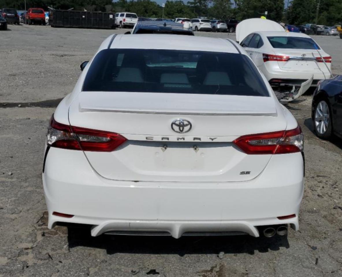 4T1B11HK1JU637910 TOYOTA CAMRY 2018