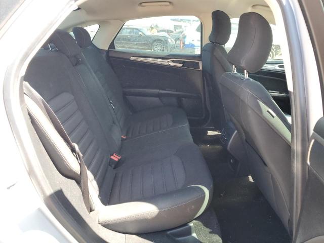 3FA6P0HD8KR108579 Ford FUSION SE