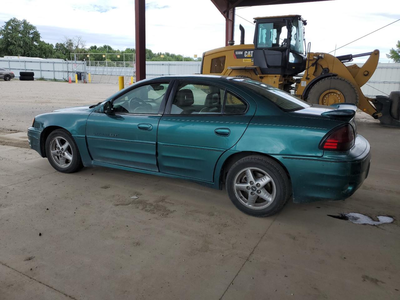 1999 Pontiac Grand Prix 2 Door - Michener Allen Auctioneering Ltd