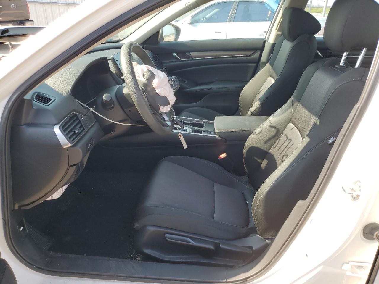 1HGCV1F15KA017668 HONDA ACCORD 2019