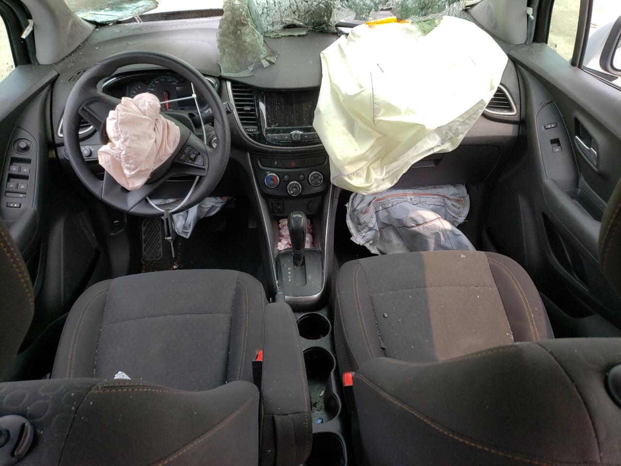3GNCJKSB3KL391677 CHEVROLET TRAX 2019