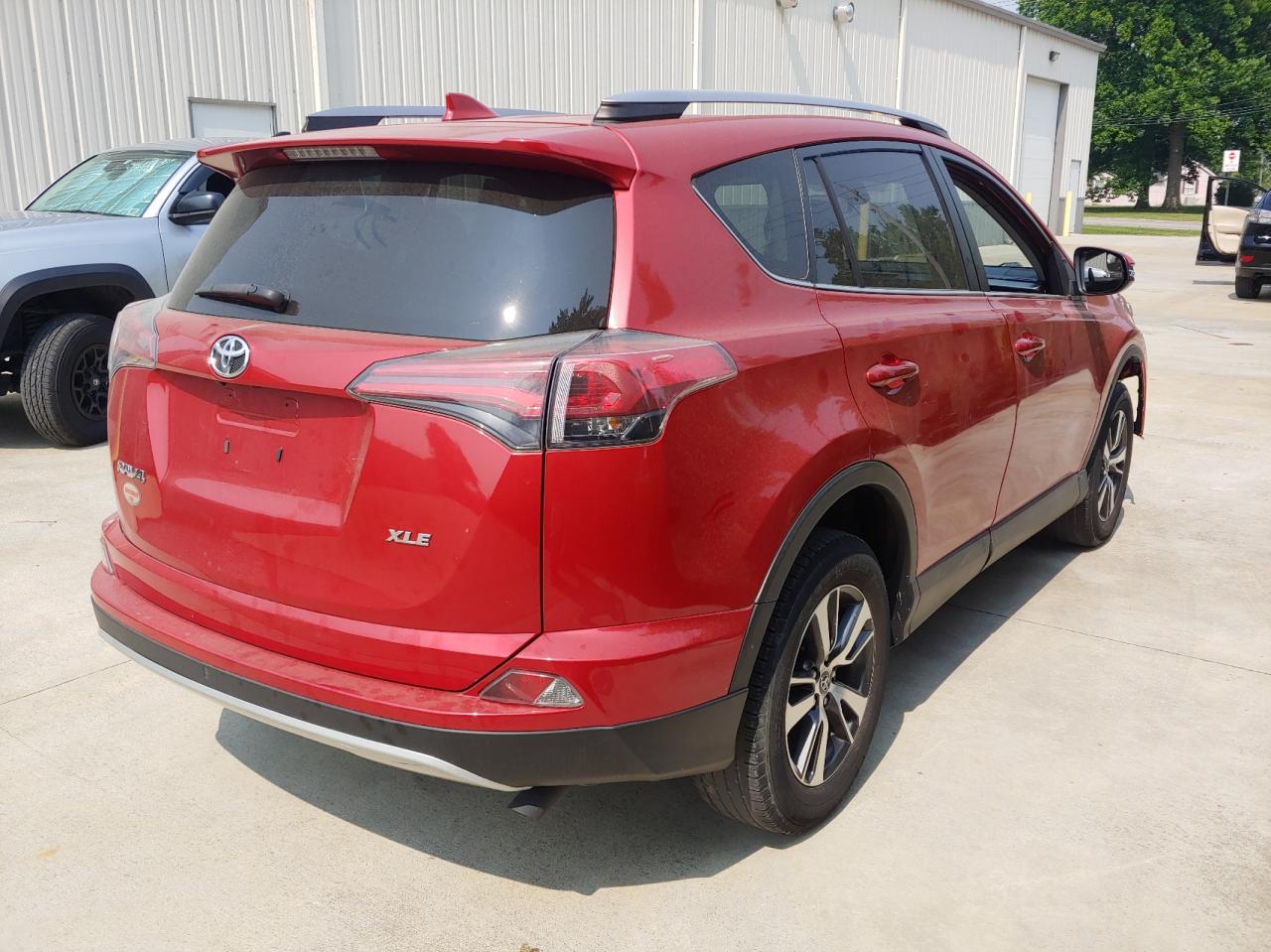 JTMWFREV2HJ138971 TOYOTA RAV4 2017