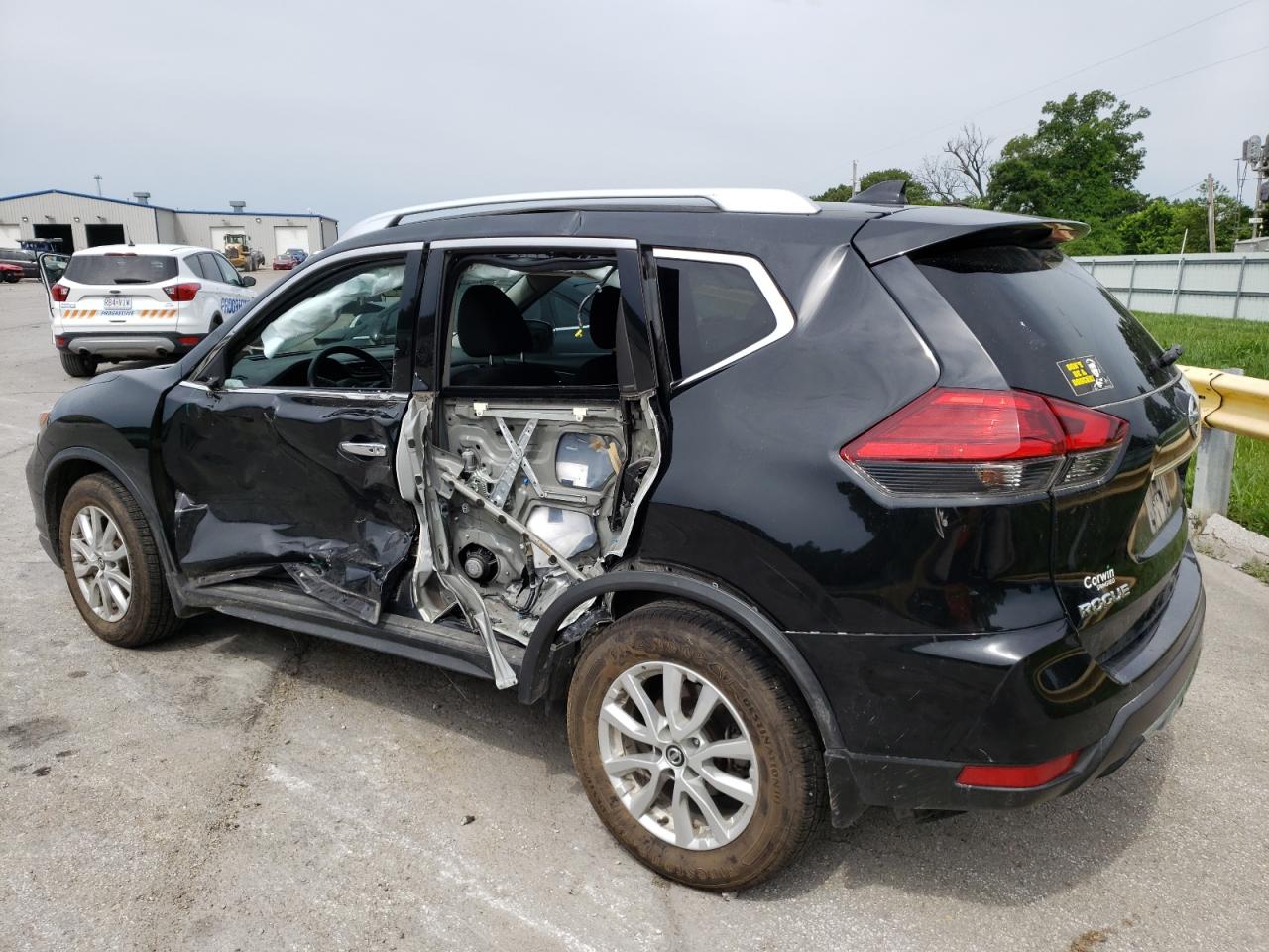 KNMAT2MT0HP584155 NISSAN ROGUE 2017