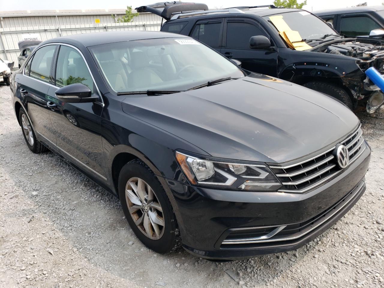 1VWAT7A35HC071943 VOLKSWAGEN PASSAT 2017