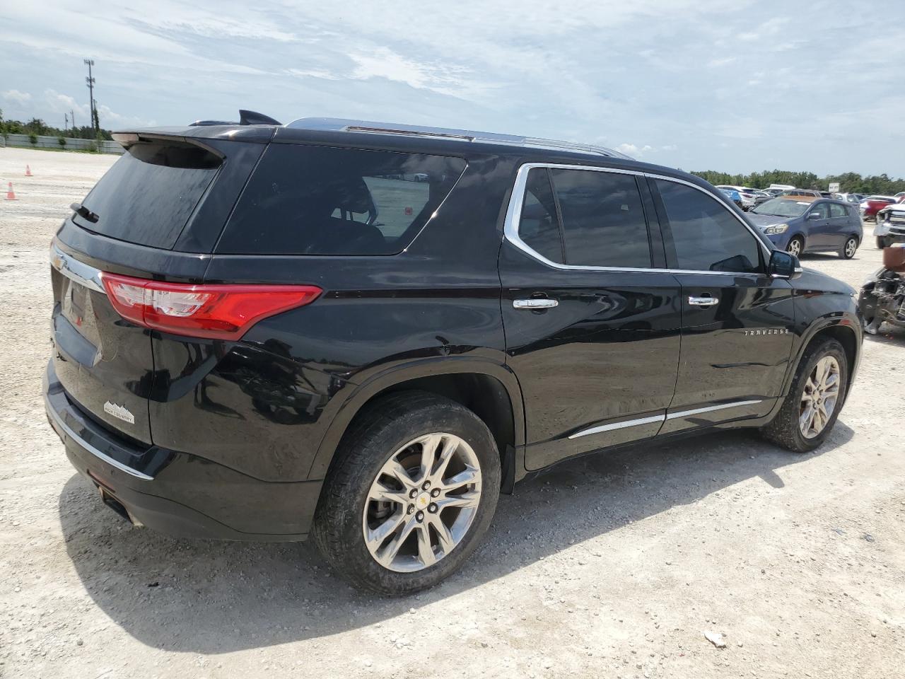 1GNEVJKW5KJ300801 CHEVROLET TRAVERSE 2019