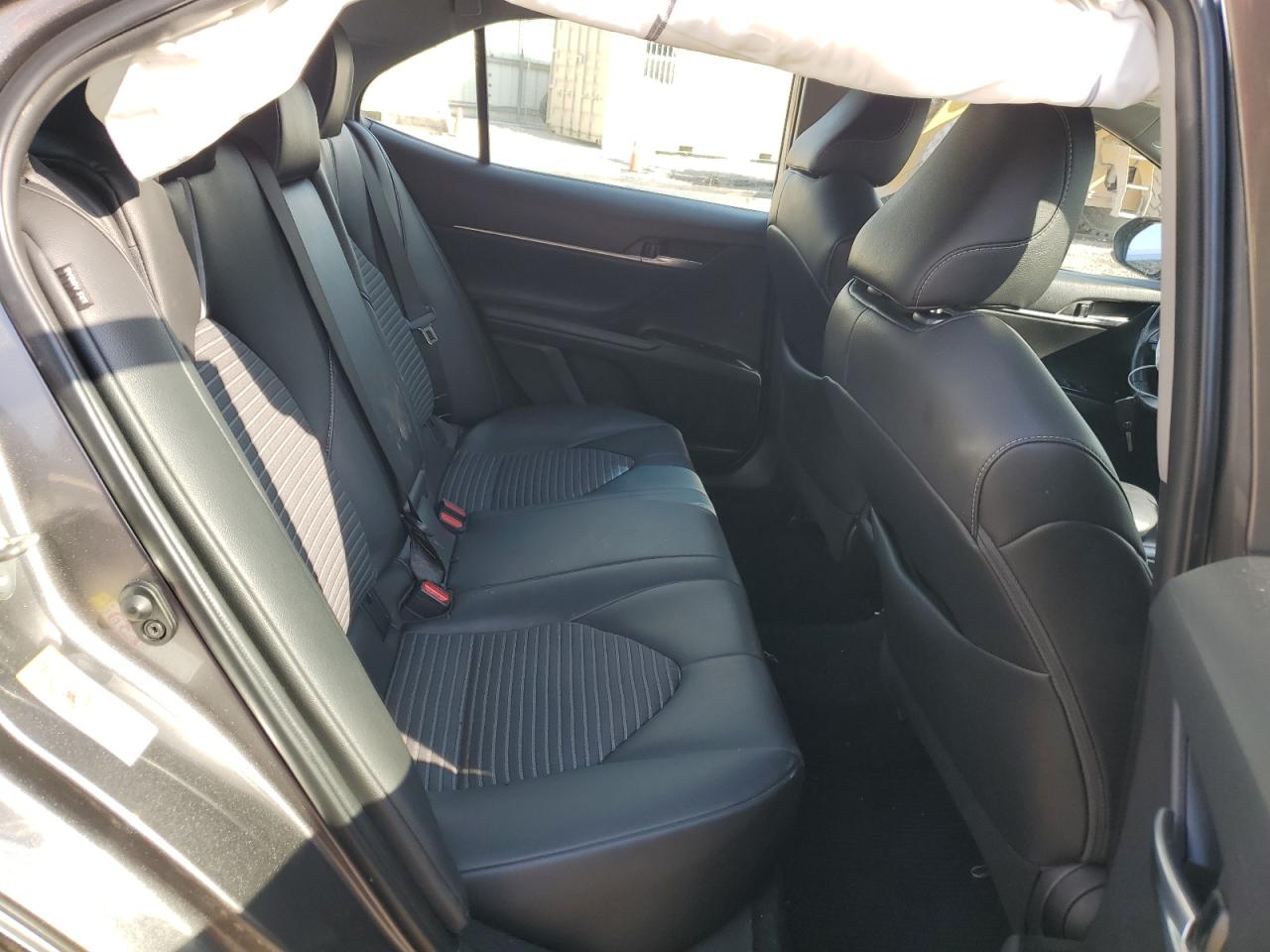 4T1B11HK4JU099946 TOYOTA CAMRY 2018