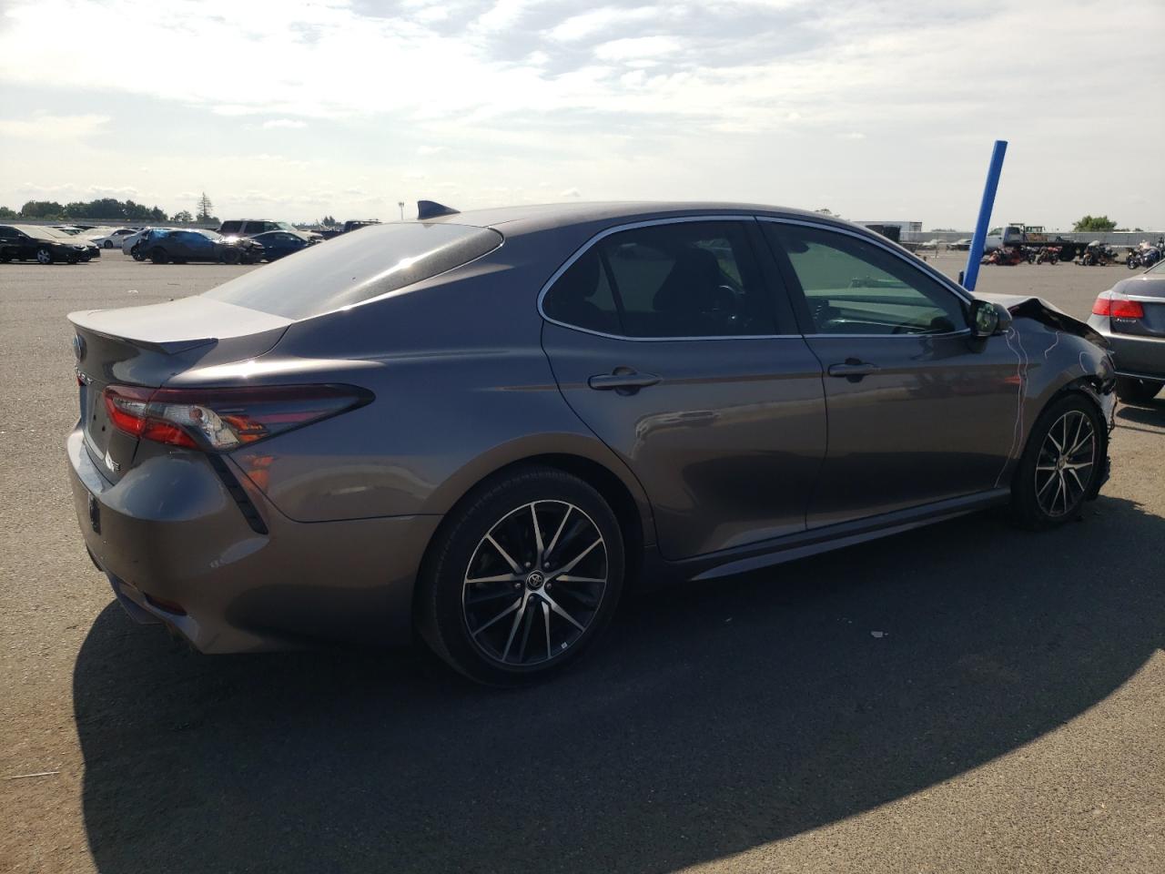 4T1G11AK0NU643722 TOYOTA CAMRY 2022