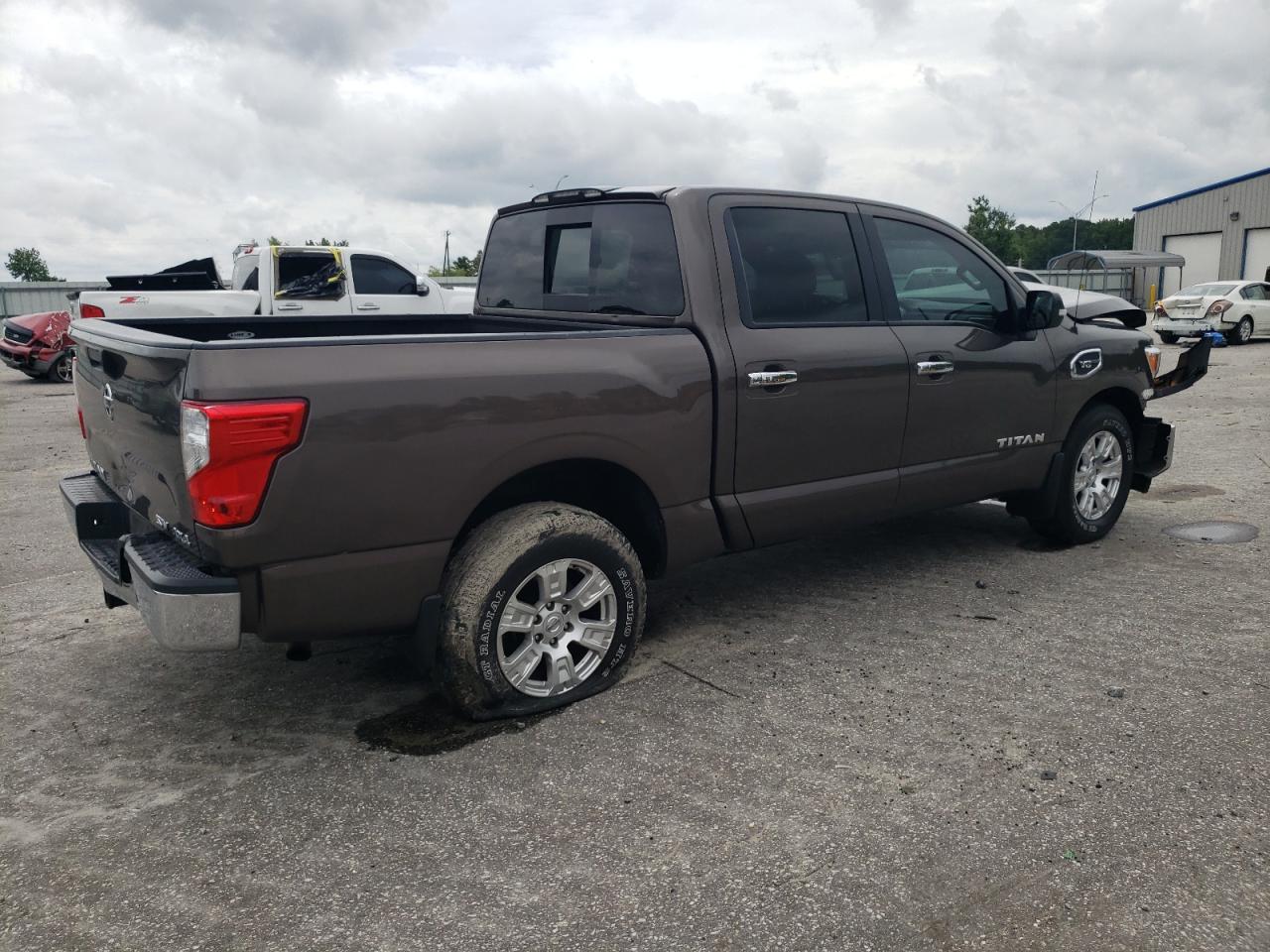 1N6AA1EJ7HN506882 NISSAN TITAN 2017