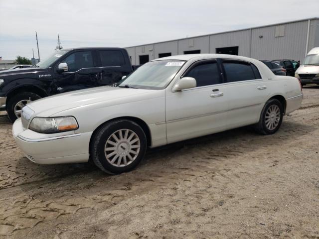 2005 Lincoln Town Car Signature