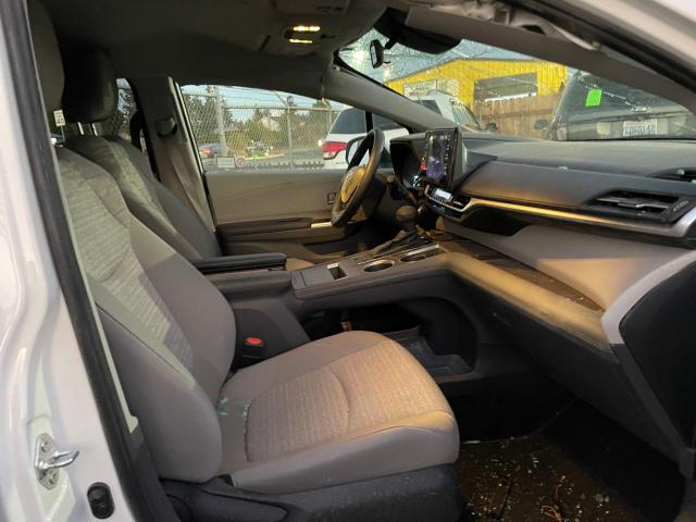 5TDKRKEC2NS118441 Toyota SIENNA LE