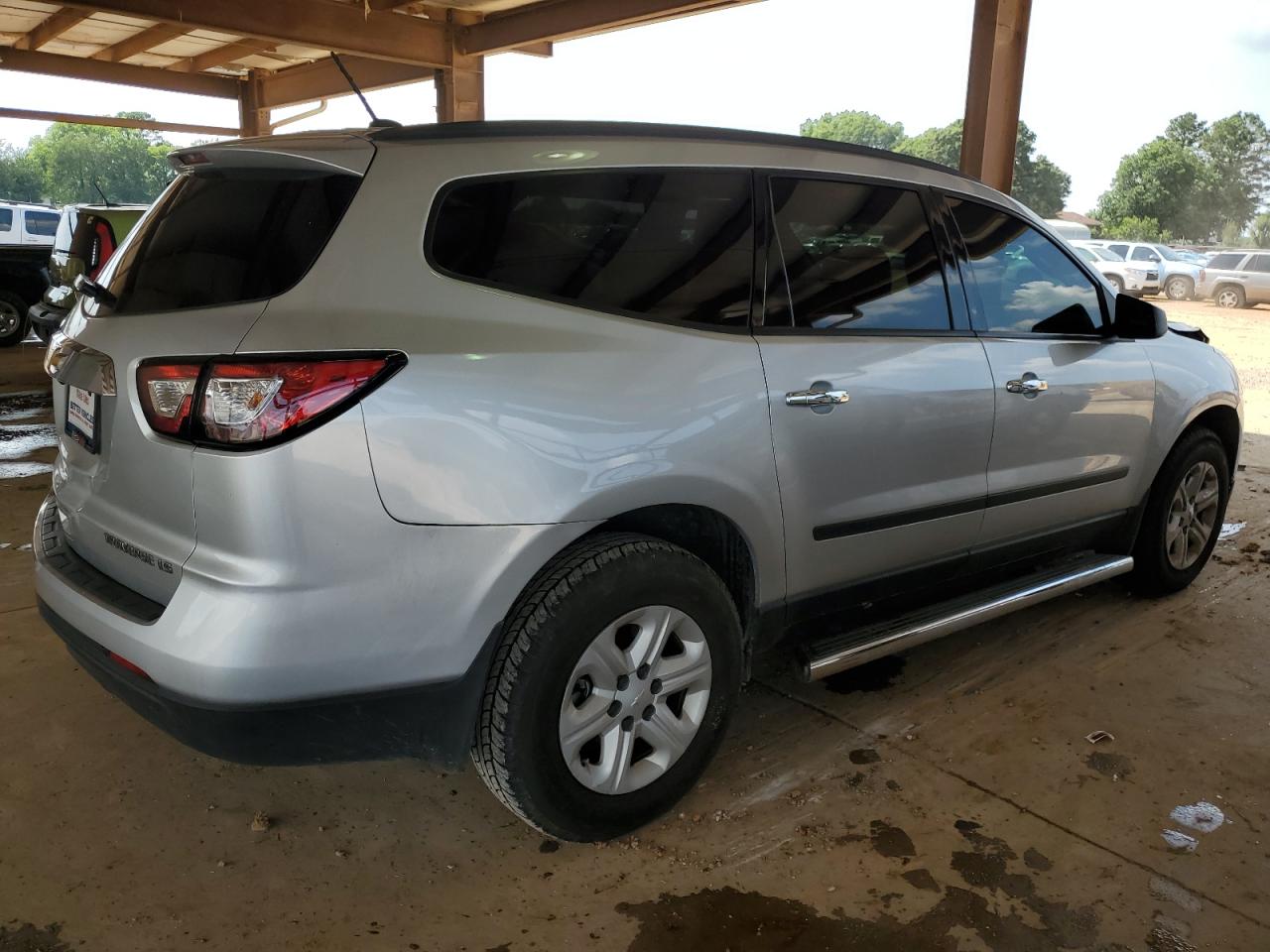 2014 Chevrolet Traverse Ls vin: 1GNKRFED8EJ148421