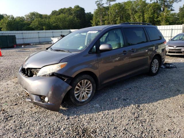 2011 Toyota Sienna XLE