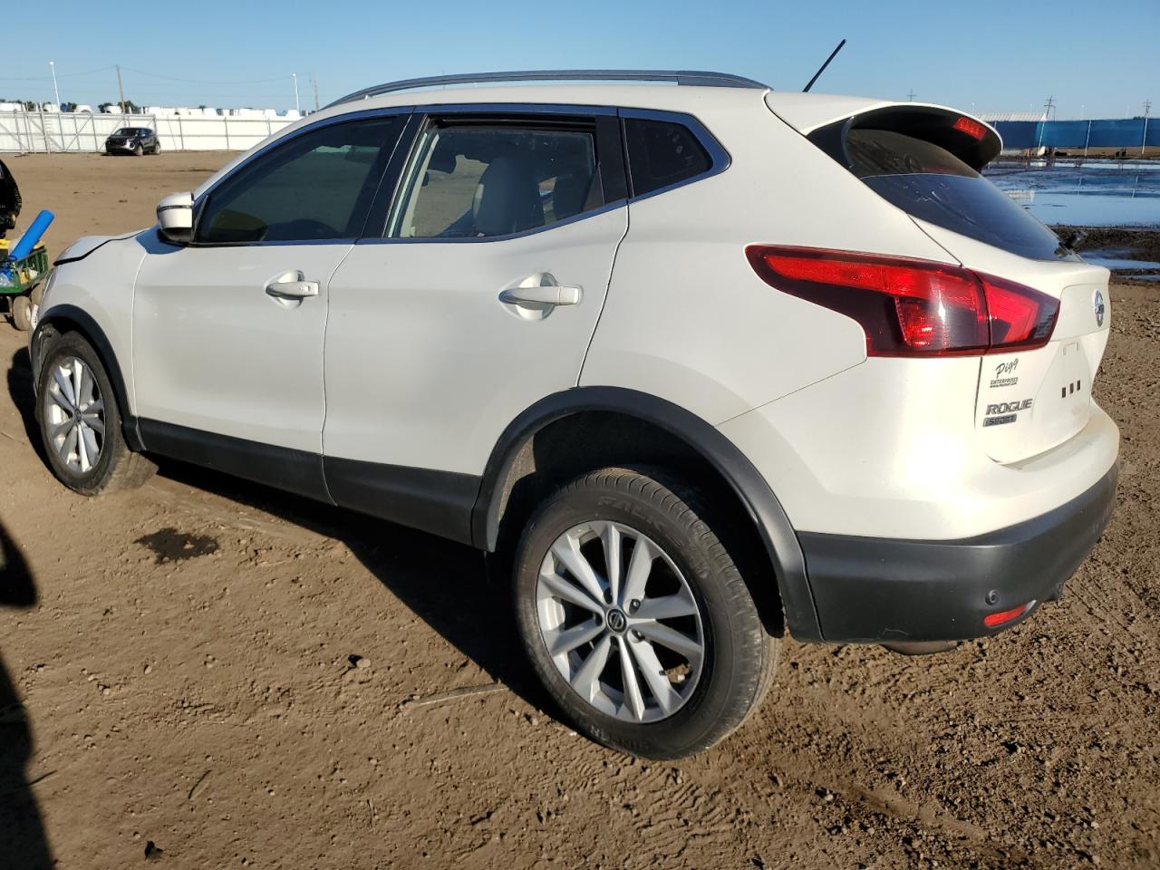 JN1BJ1CP3KW524279 NISSAN ROGUE 2019