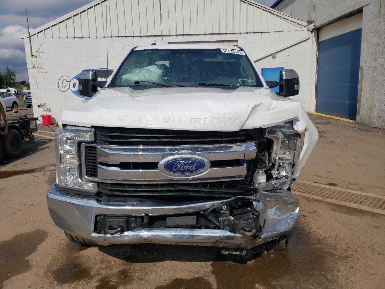 2018 Ford F250 Super Duty vin: 1FT7W2B62JEC43257