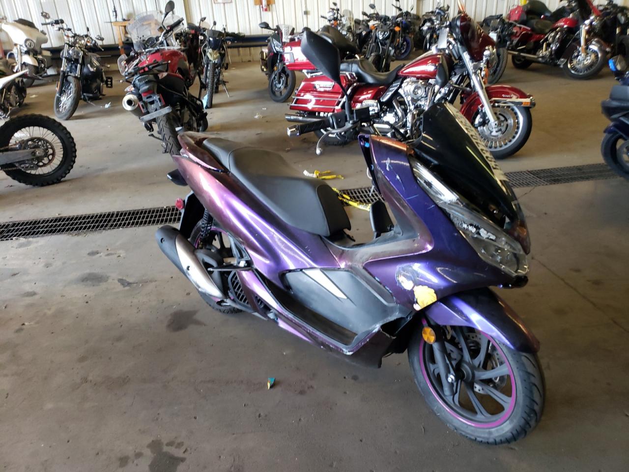 RLHKF3002KY000630 HONDA PCX 2019