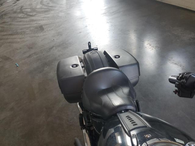 2019 HARLEY-DAVIDSON FLHC 1HD1YAJ23KB033888