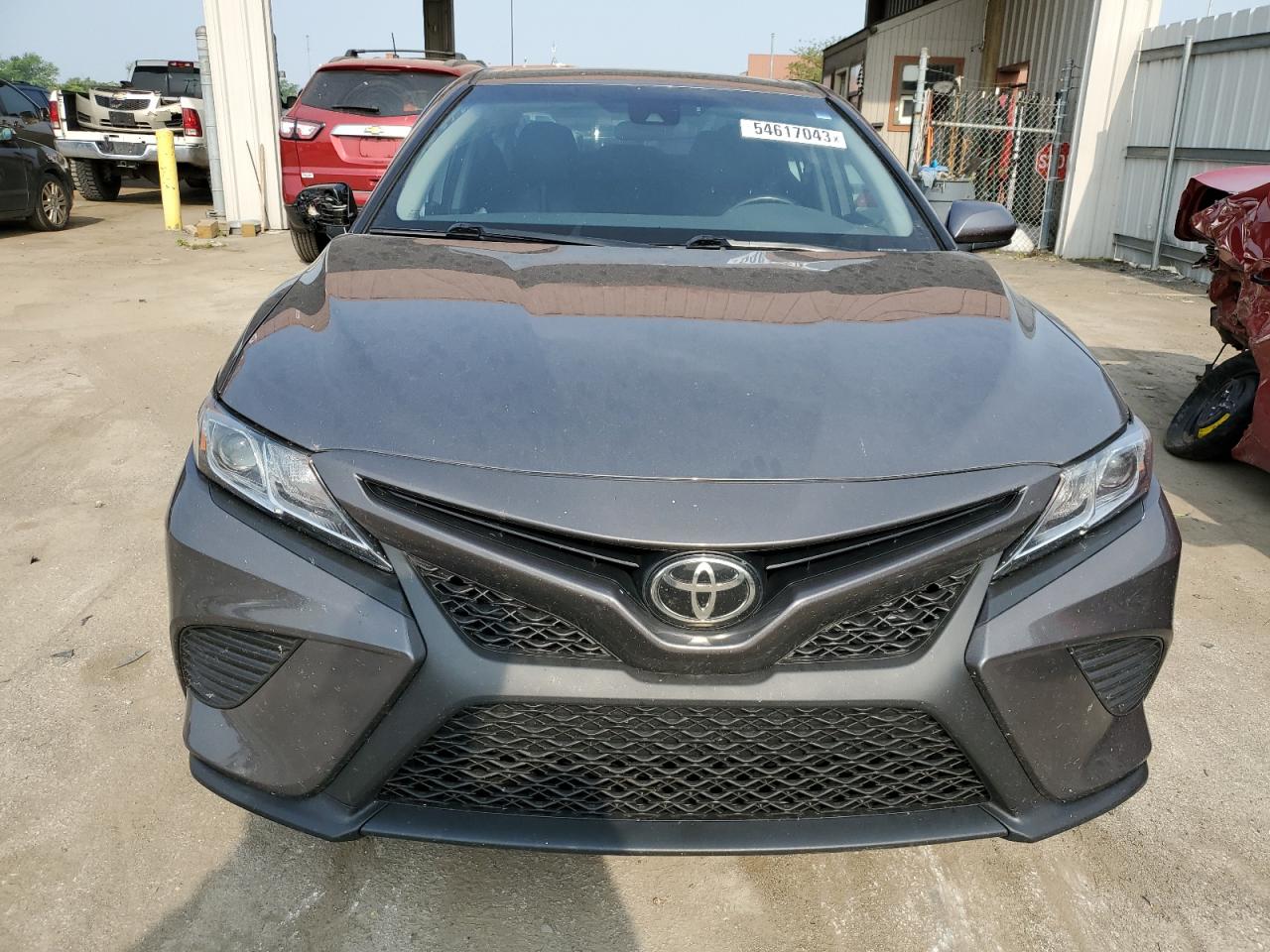 4T1B11HK0JU055751 TOYOTA CAMRY 2018