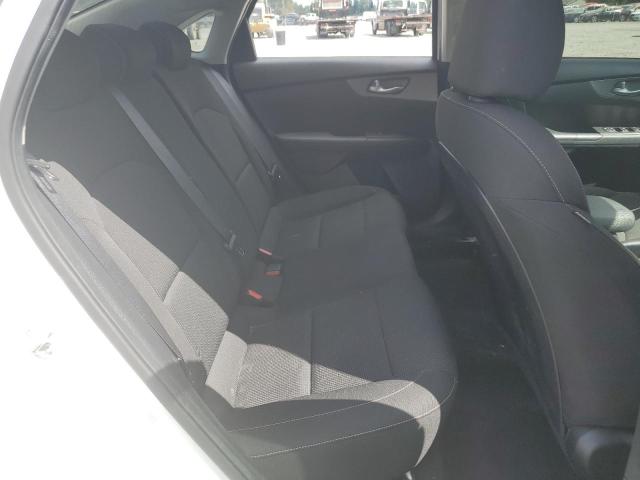 3KPF24AD8KE033495 KIA FORTE FE