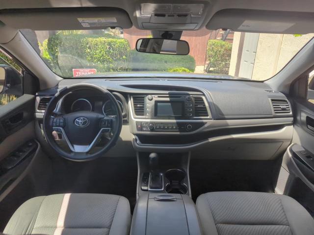 5TDZARFH8JS037947 Toyota Highlander Le