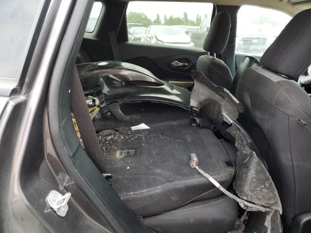 1C4PJLCB4JD587792 Jeep Cherokee Latitude
