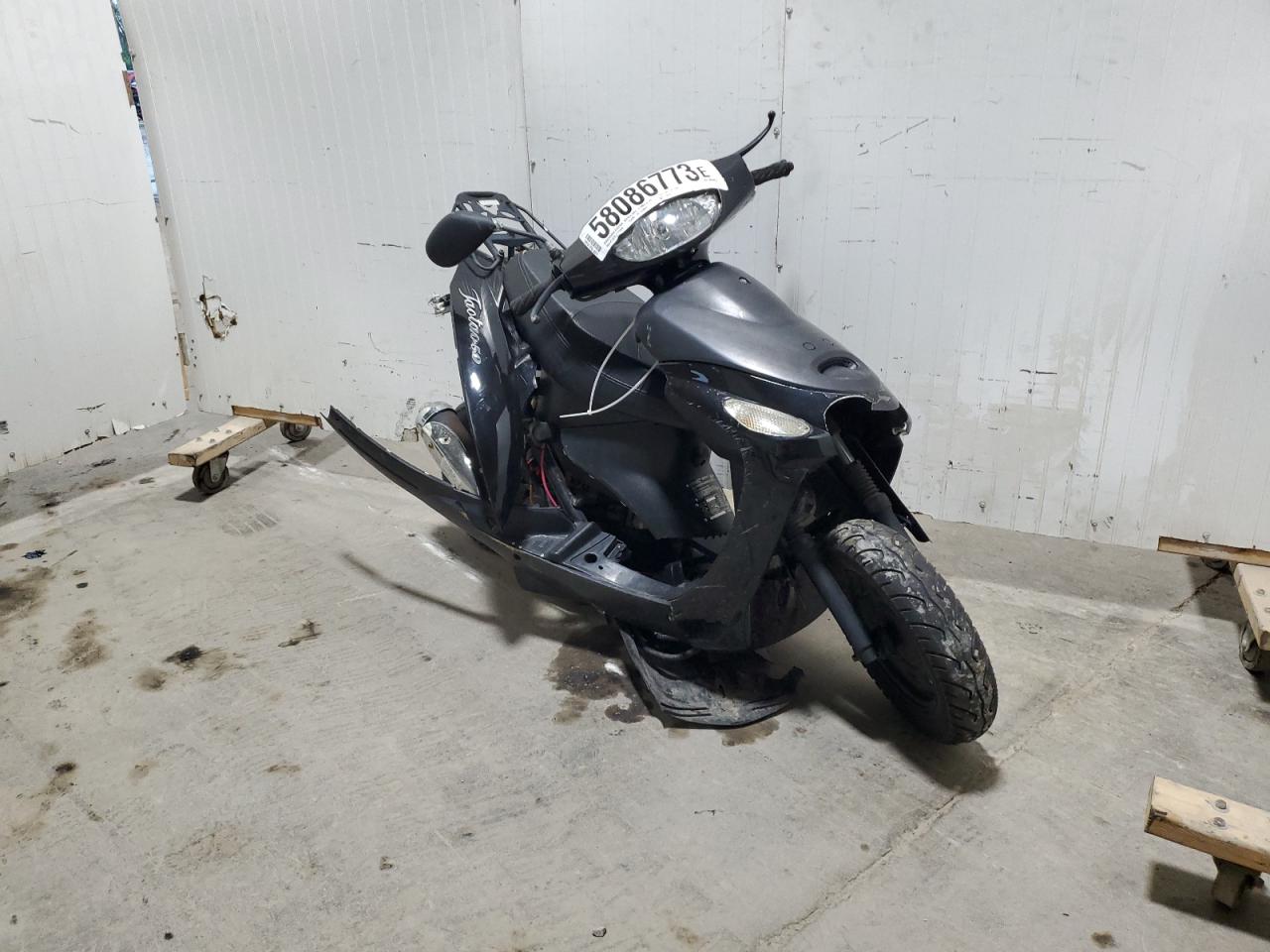 2014 TAOI SCOOTER for Sale IA DES MOINES Fri. Dec 15, 2023 Used & Repairable Salvage