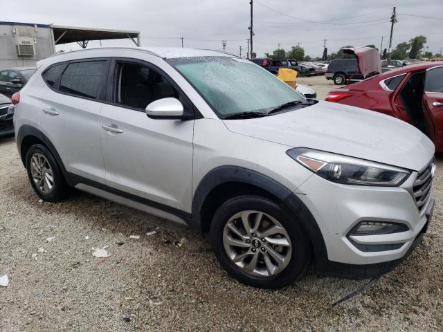 KM8J33A49JU643063 Hyundai TUCSON SEL