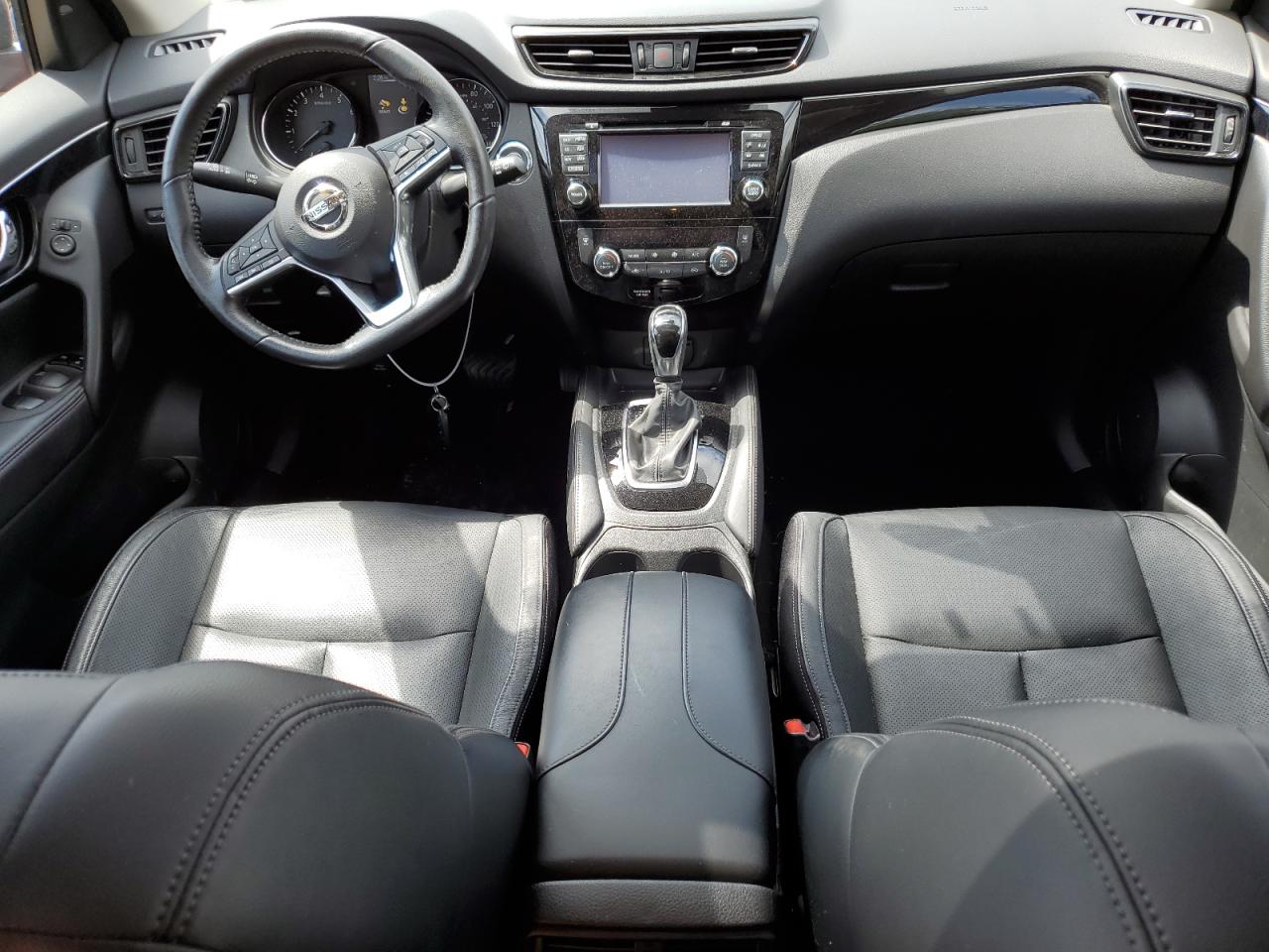 JN1BJ1CR7JW287862 NISSAN ROGUE 2018